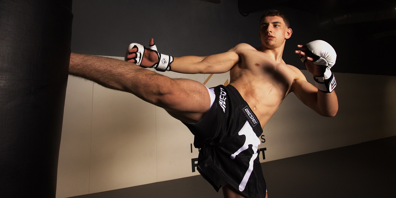 Kickboxen in Aschaffenburg Kick gegen Boxsack